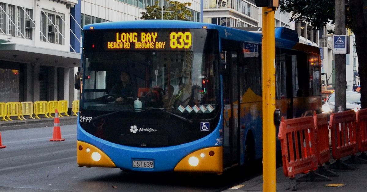 ニュージーランド・オークランドでバスに乗る方法を解説します【AT HOPカードも紹介】